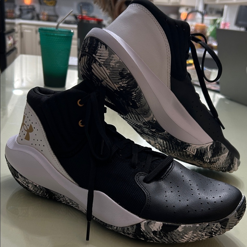 Under Armour Men’s Jet ‘21 Basketball Sport Athletic Trainers Shoes Size 11 - Picture 2 of 10